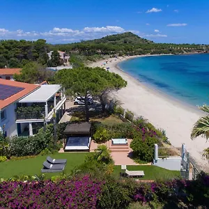https://lussuoso-appartamento-sulla-spiaggia-di-nora-con.in-sardinia.net