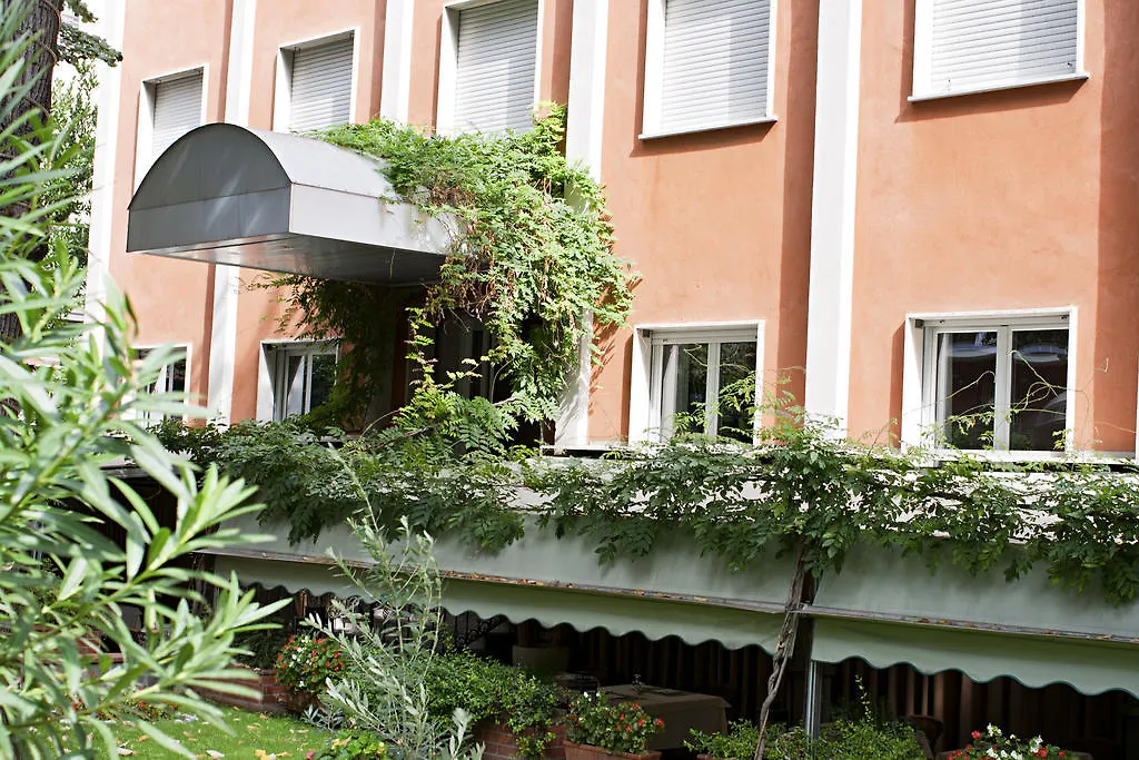 Eco Hotel Milano & Bioriso Restaurant 3*, Milan